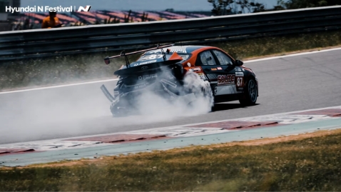 아반떼 N 컵 레이스 중 사고 장면