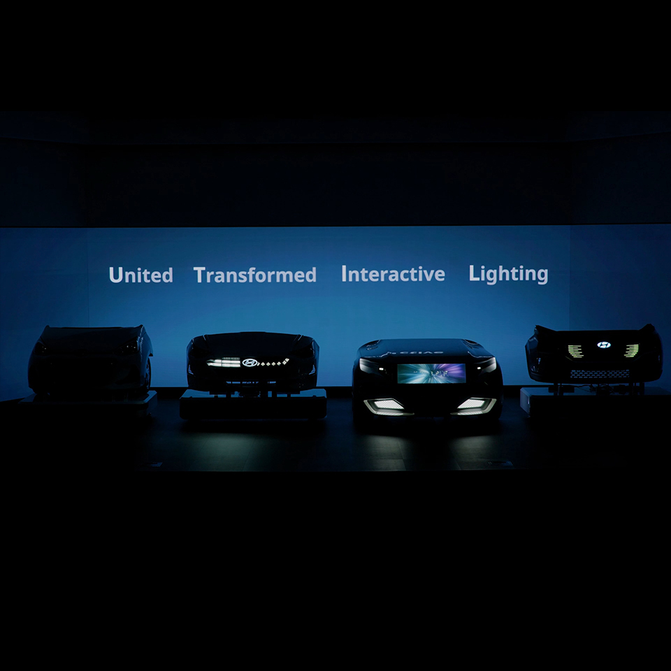 UTILE 전시물이 도열된 모습