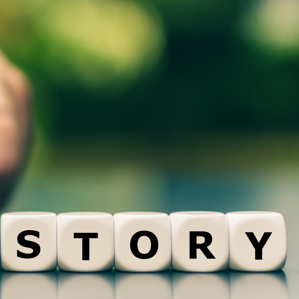 MY/YOUR STORY 라고 적힌 블록