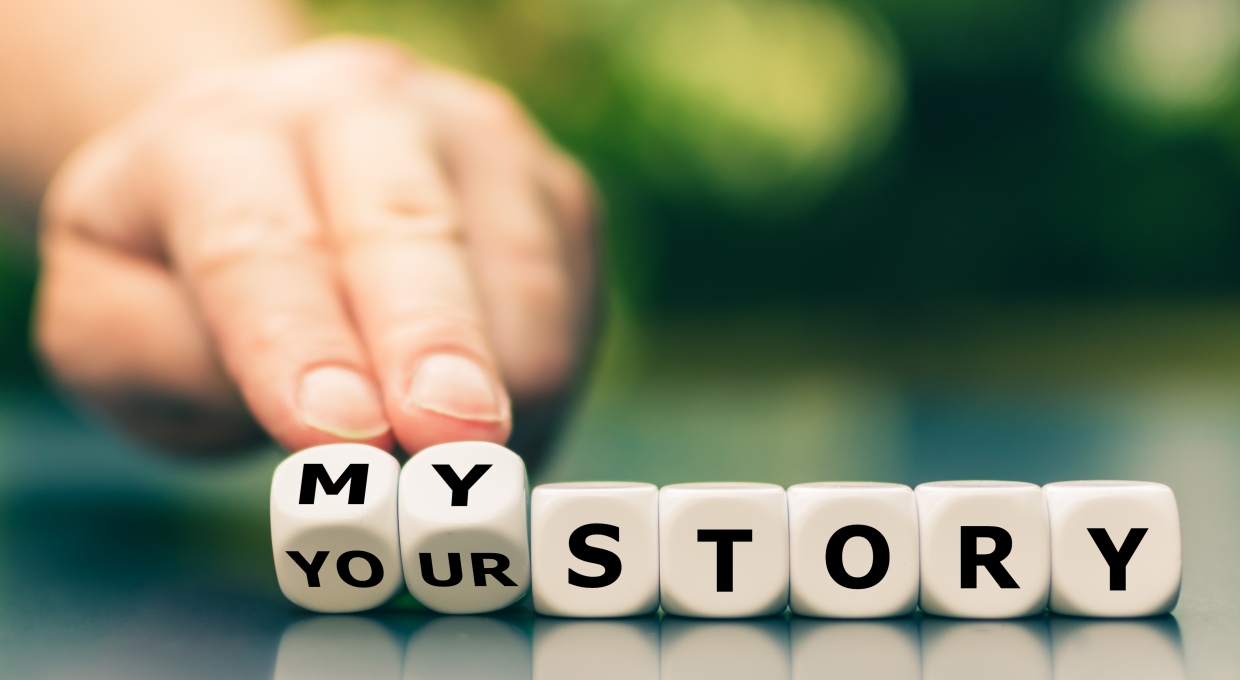MY/YOUR STORY 라고 적힌 블록