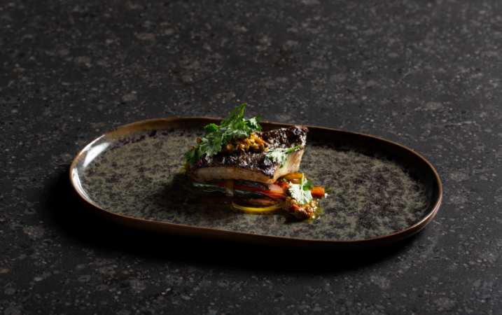 카리브 지역의 일상적인 요리인 세르물라 피쉬