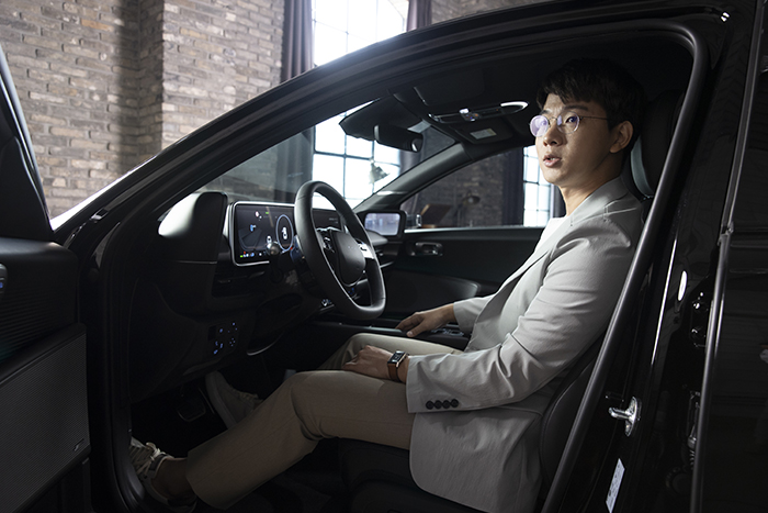 Kyu-Rok Kim, Senior Researcher, who designed the cockpit of IONIQ 6