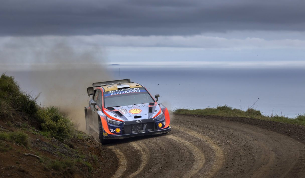 Hyundai i20 N Rally 1 in motion at Rally New Zealand