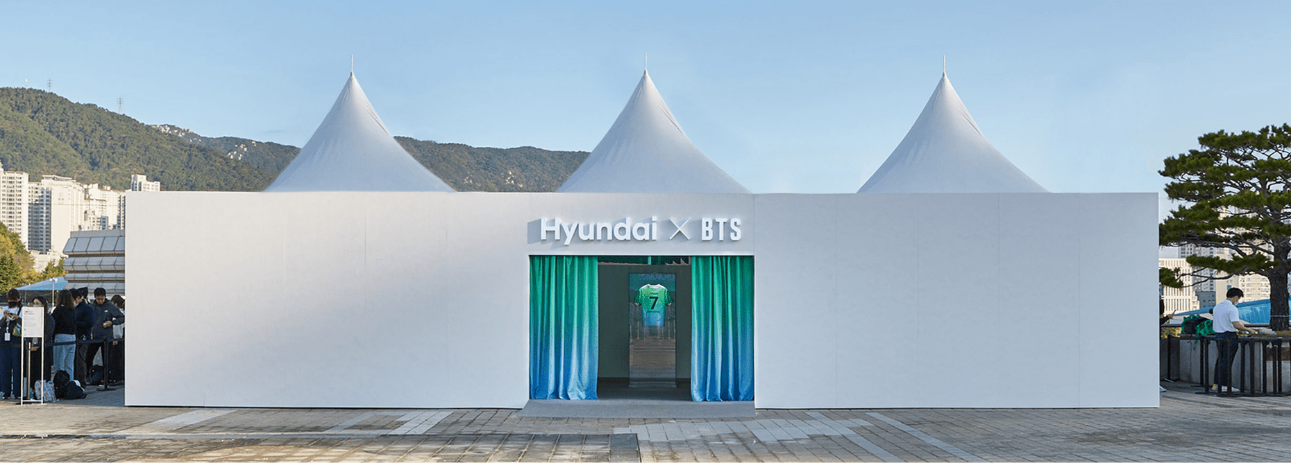 방탄소년단 부산 콘서트 야외에 마련한 현대차그룹 컬래버레이션 부스