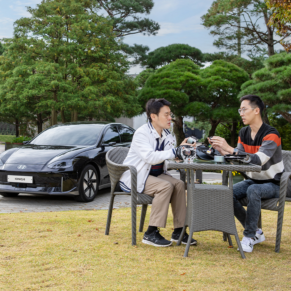 현대자동차 아이오닉 6의 NVH 및 R&H 성능을 완성한 연구원들의 모습