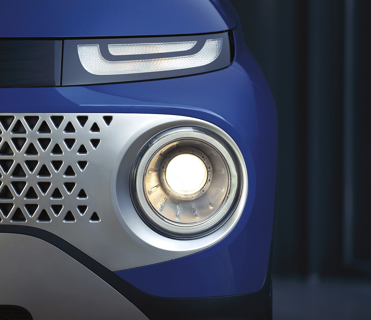 현대 캐스퍼의 헤드램프 부분을 클로즈업한 사진