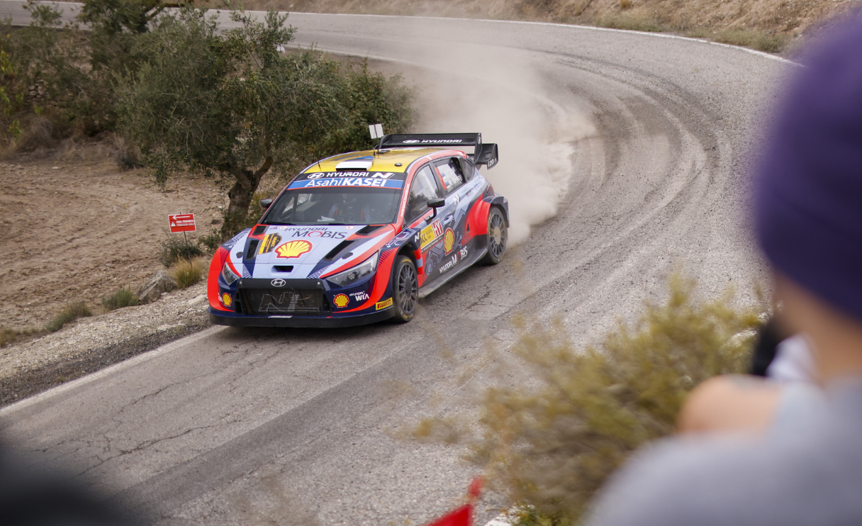 yundai i20 N Rally 1 in motion in Rally Spain