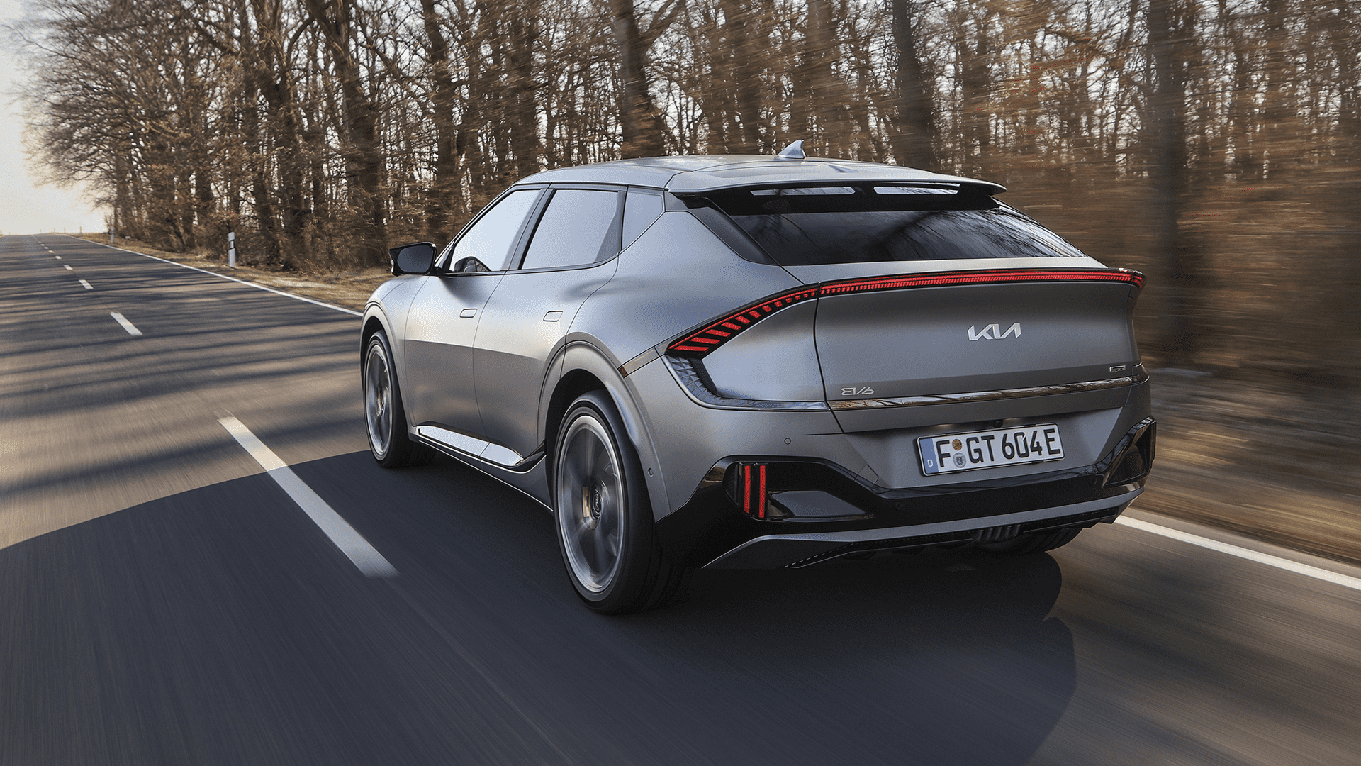 EV6 GT가 주행하는 모습