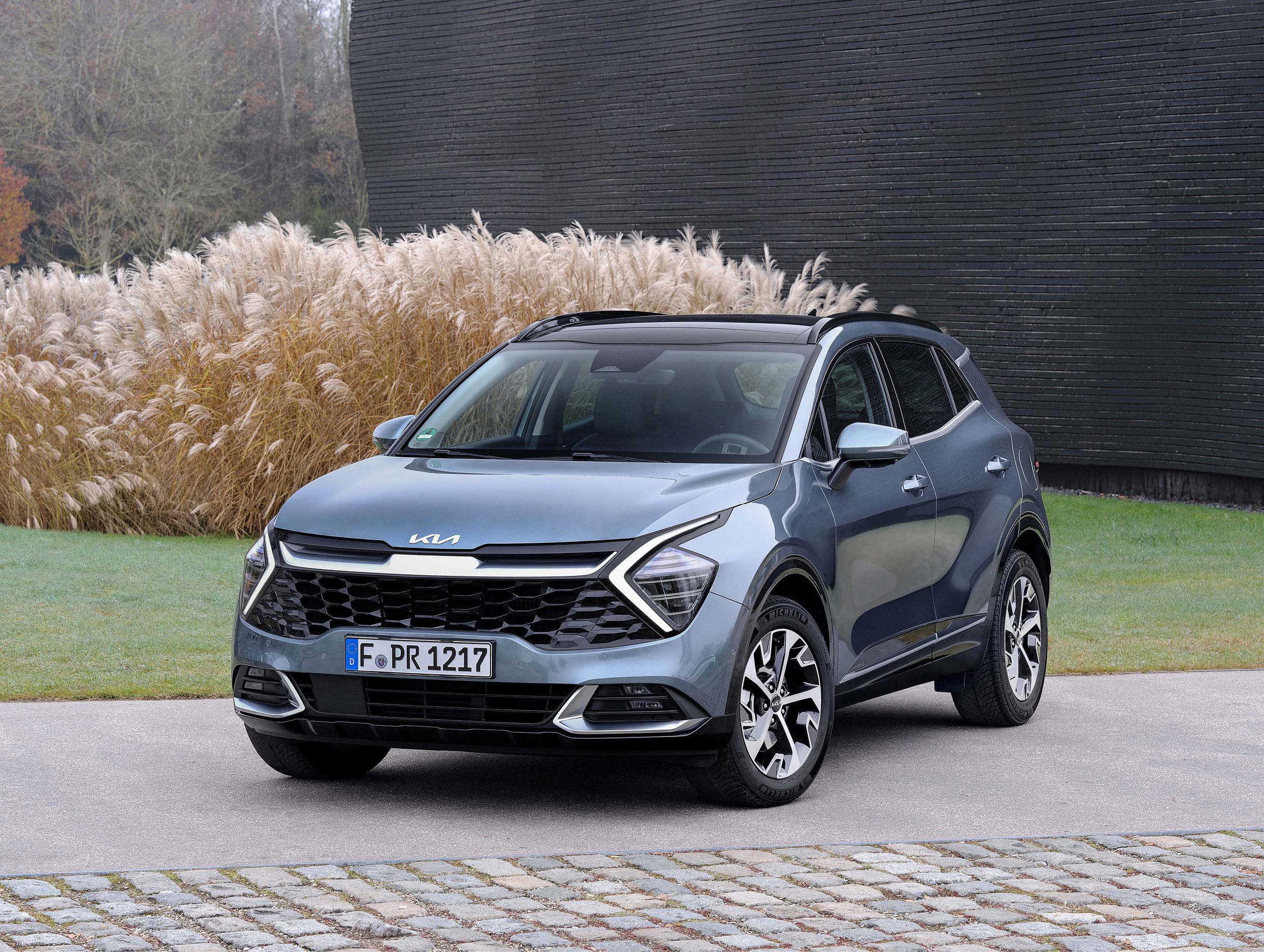 기아 스포티지의 앞모습