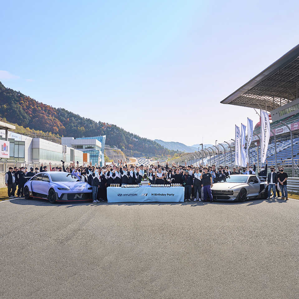 인제스피디움 속 현대 N 버스데이 행사 장면