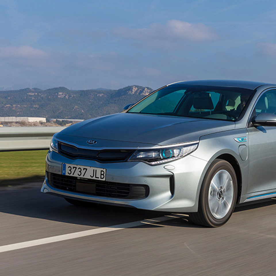 Kia To Unveil Optima Plug in Hybrid The Next Step In Its green Car kia-to-unveil-optima-plug-in-hybrid-the-next-step-in-its-green-car