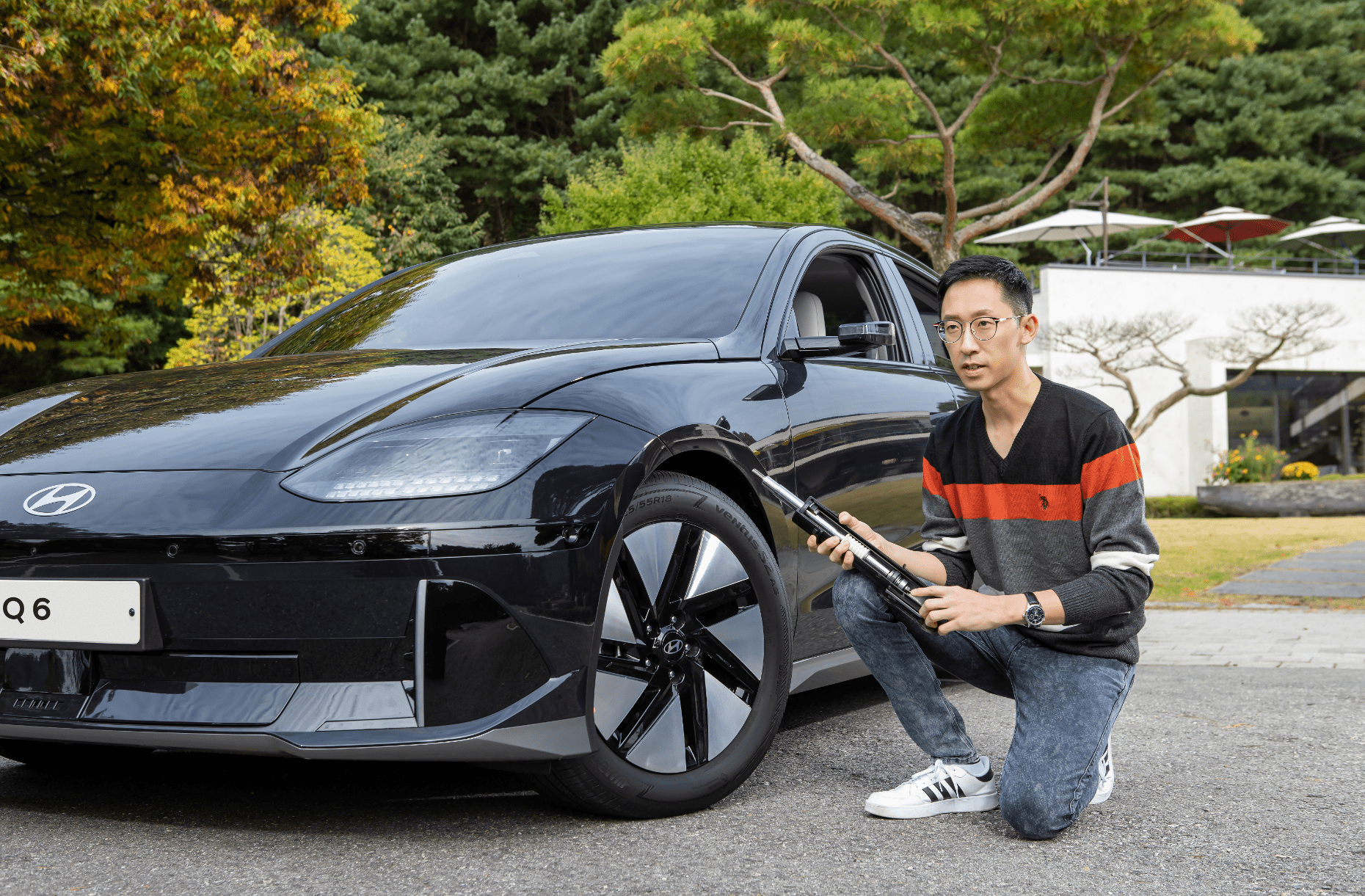Jaewook Seo, Senior Researcher, who completed R&H performance of Hyundai Motor Company IONIQ 6