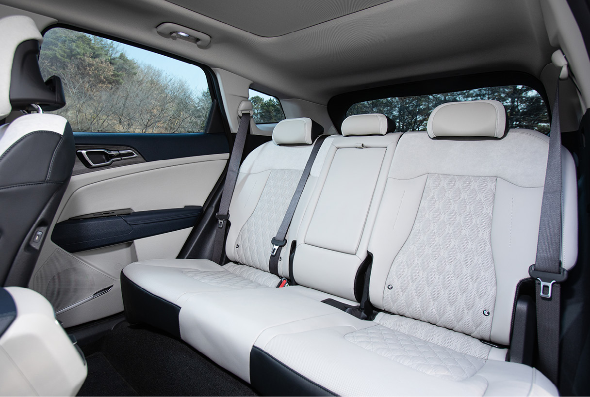 스포티지 LPi의 2열 공간 모습 이미지