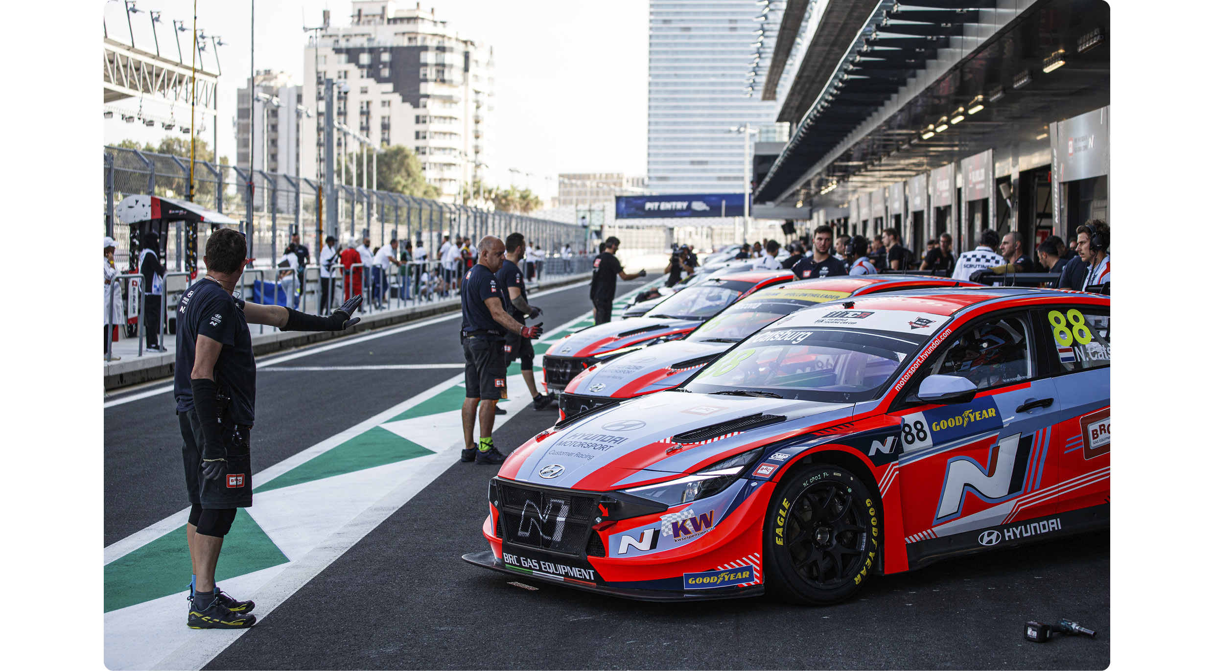 패독에서 도열한 엘란트라 N TCR