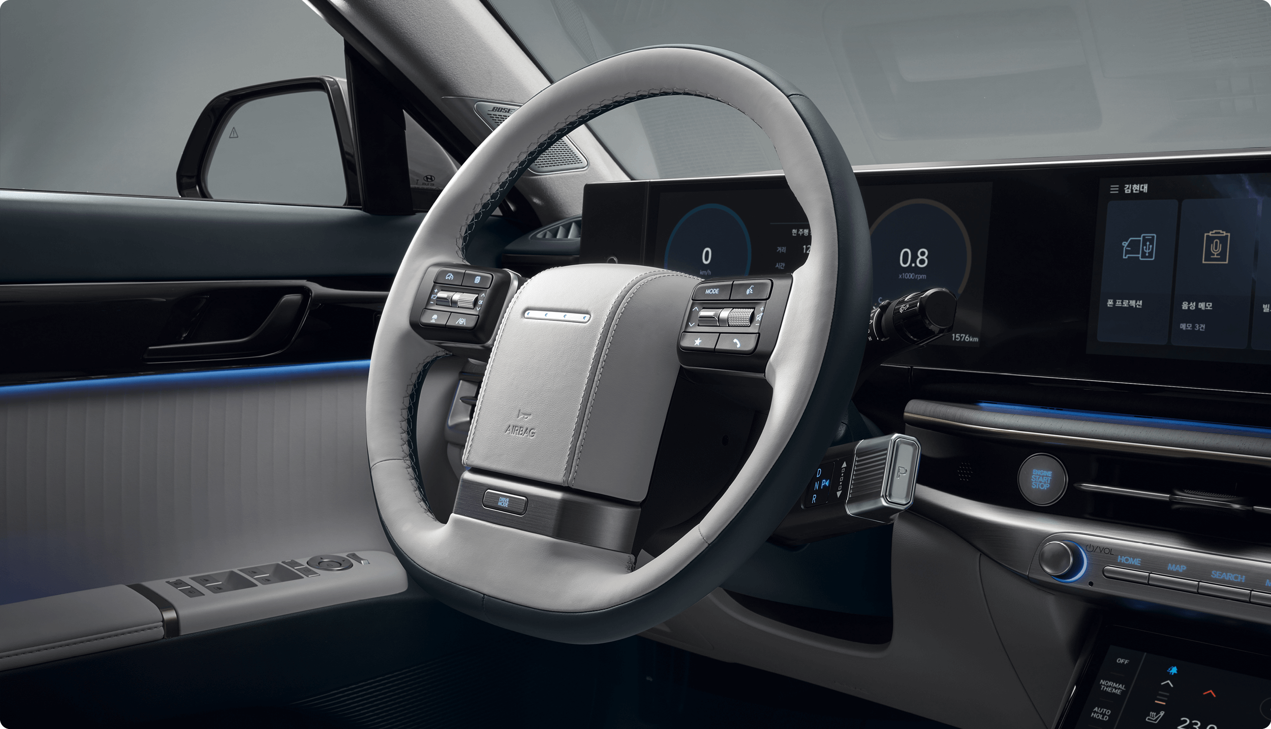 신형 그랜저의 스티어링 휠
