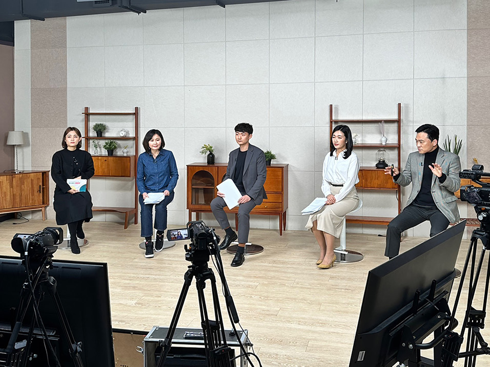 탄소중립 라이브 스튜디오의 모습 이미지