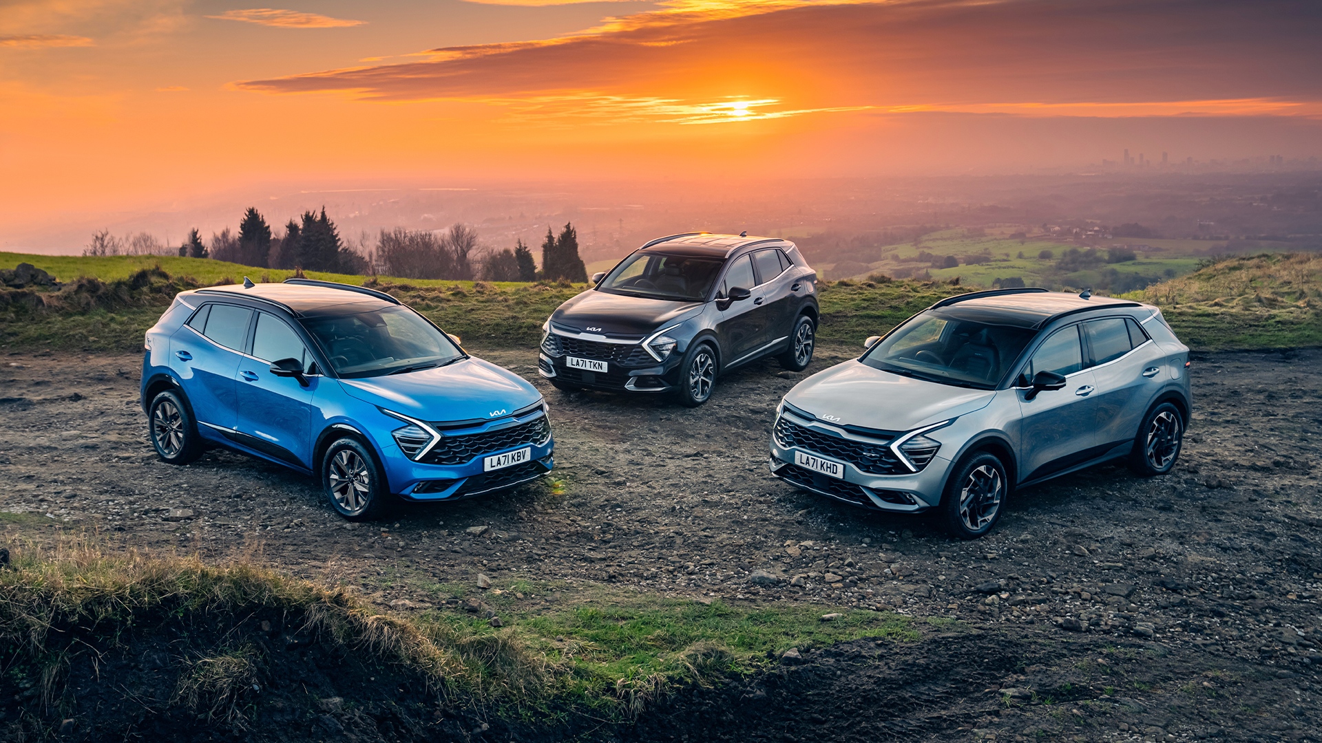 기아 스포티지가 서 있는 모습