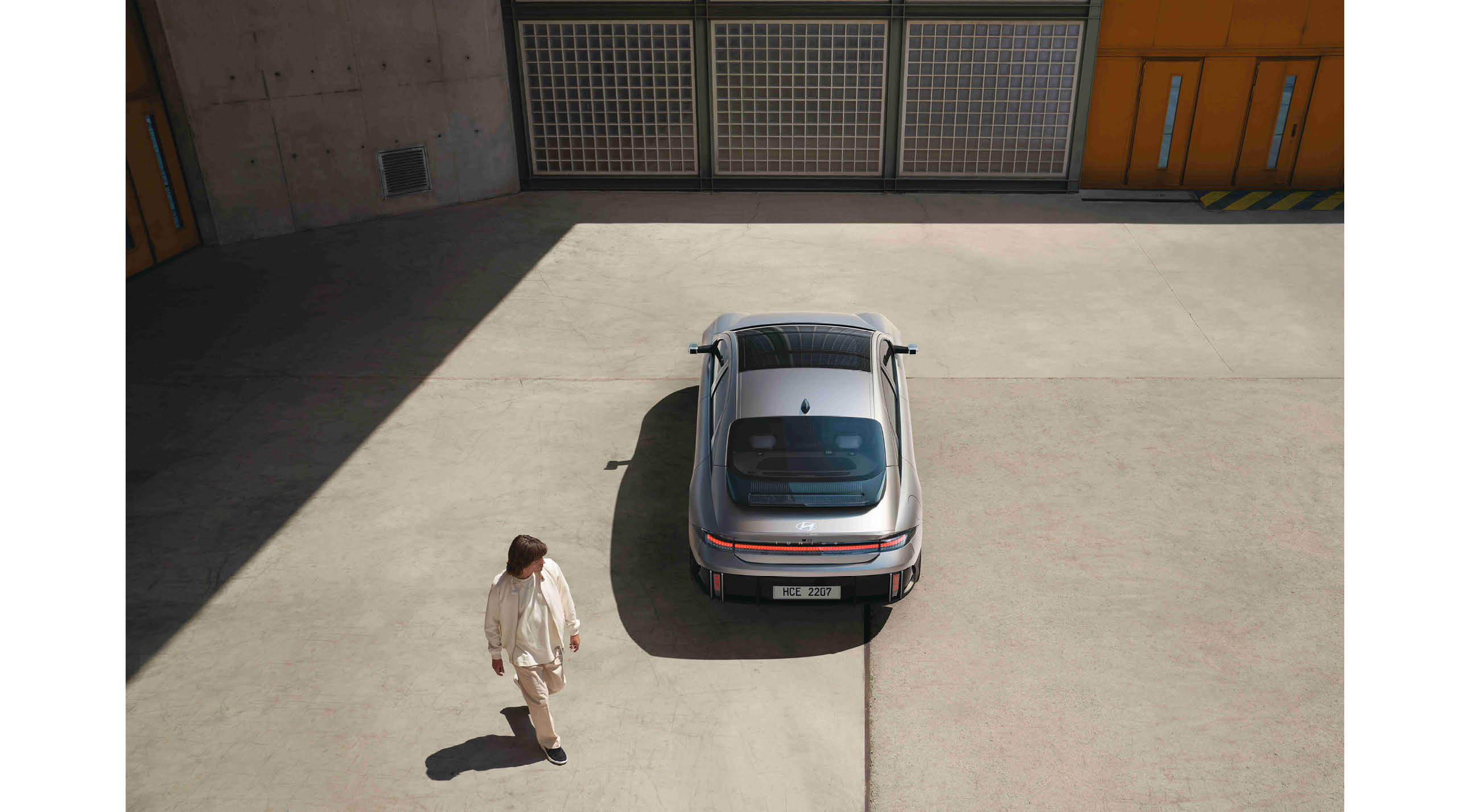 아이오닉 6의 뒷모습