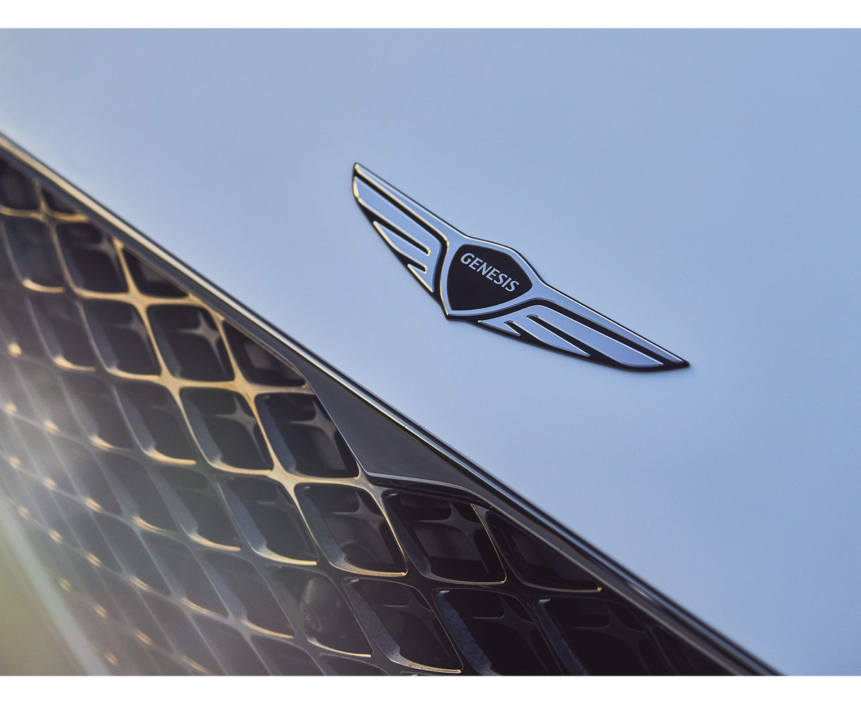 제네시스 G90 기요세 엠블럼 사진