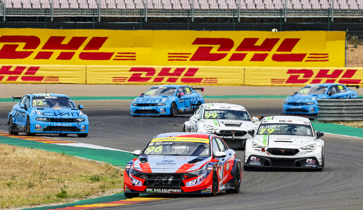 Elantra N TCR and rival vehicle in motion