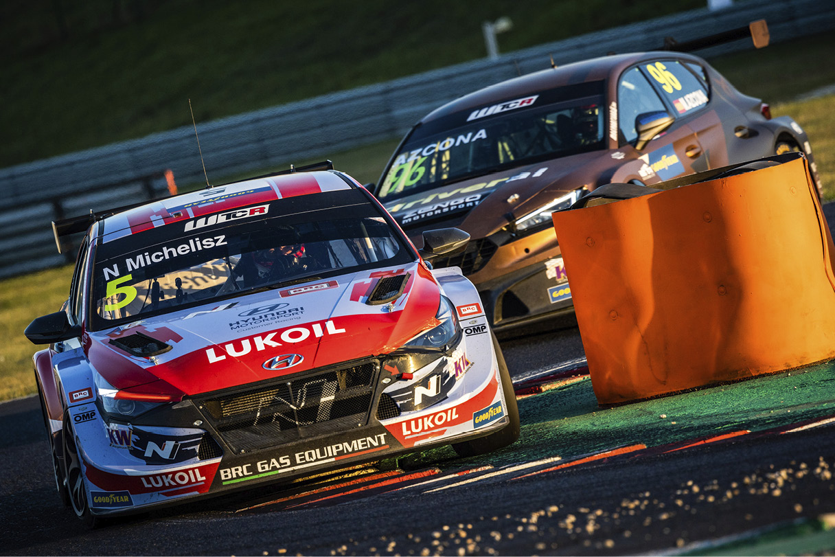 Elantra N TCR and rival vehicle in motion