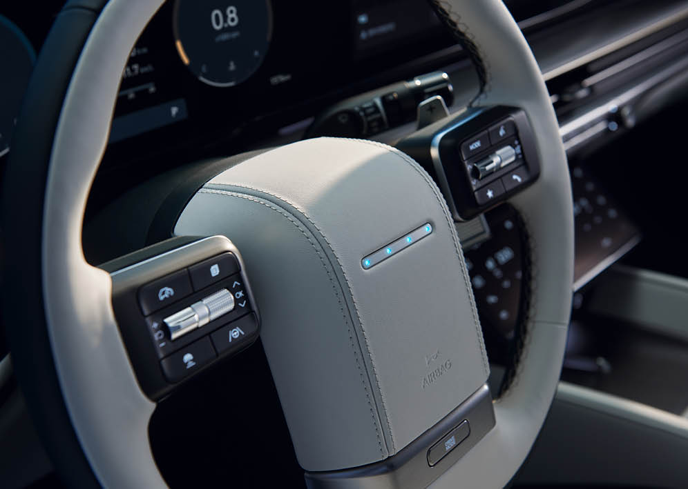 Steering wheel of the new Grandeur