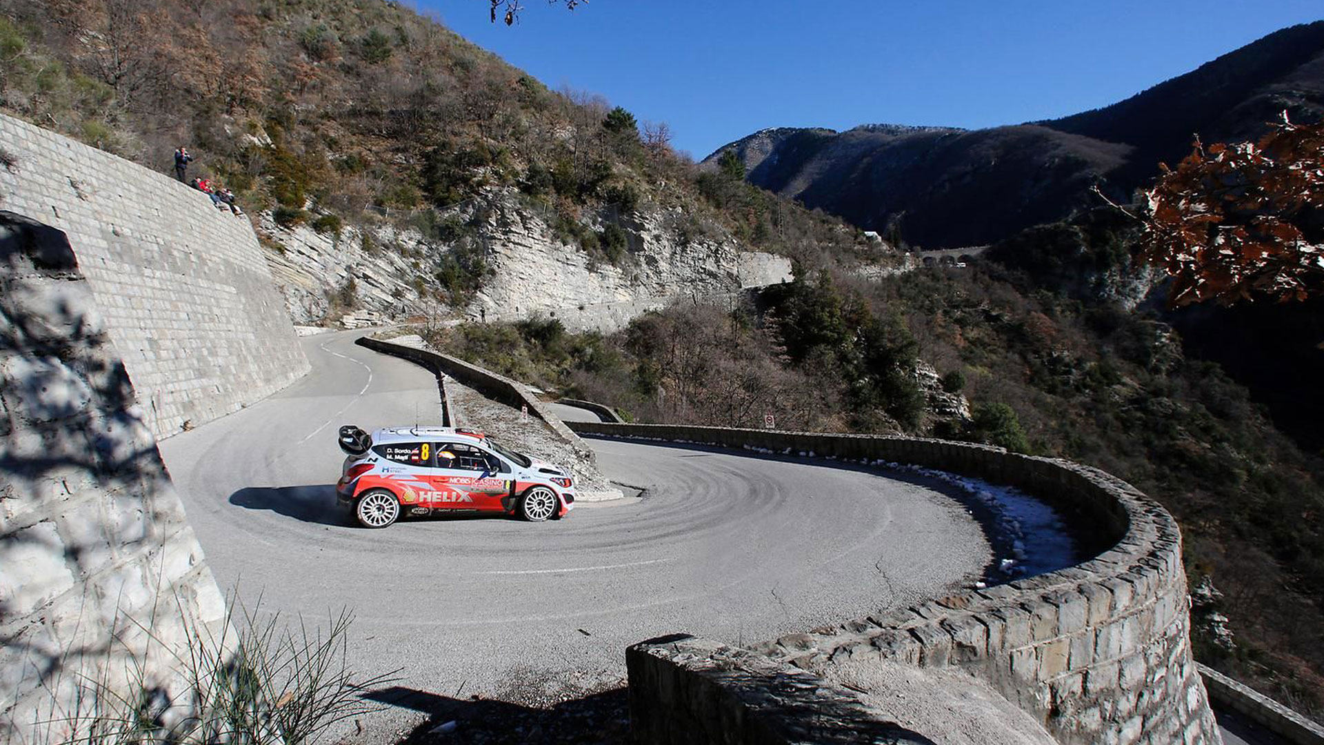Hyundai Motorsport fights to the finish with both cars in Rallye Monte