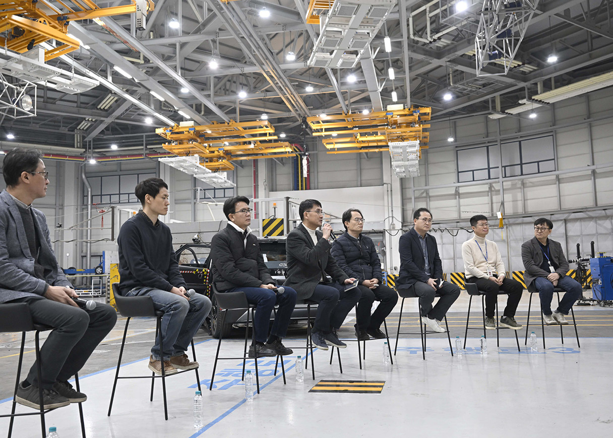 현대차그룹 충돌안전성 관련 실무진들이 질의시간에 응하고 있다