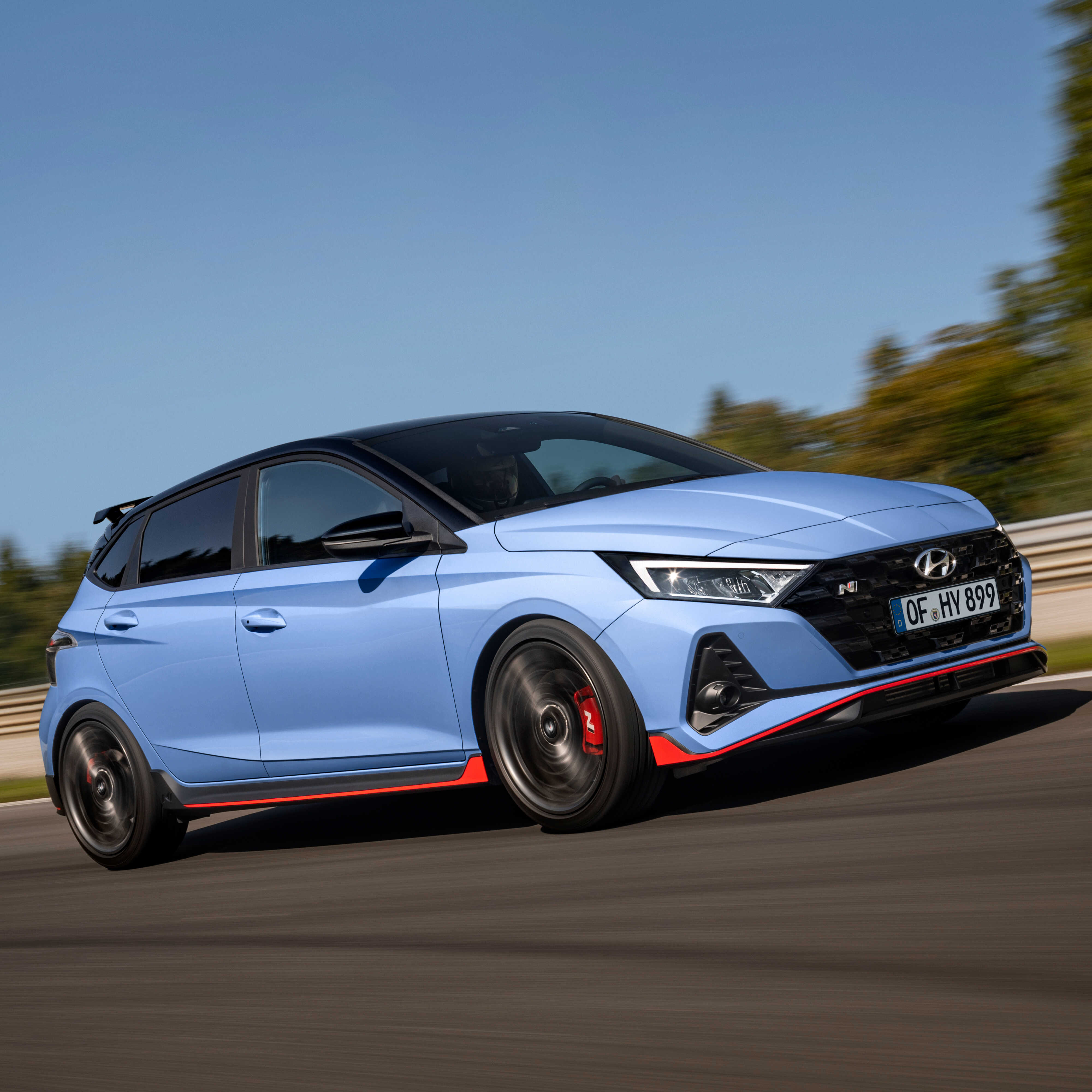 현대차 i20 N이 주행하는 모습