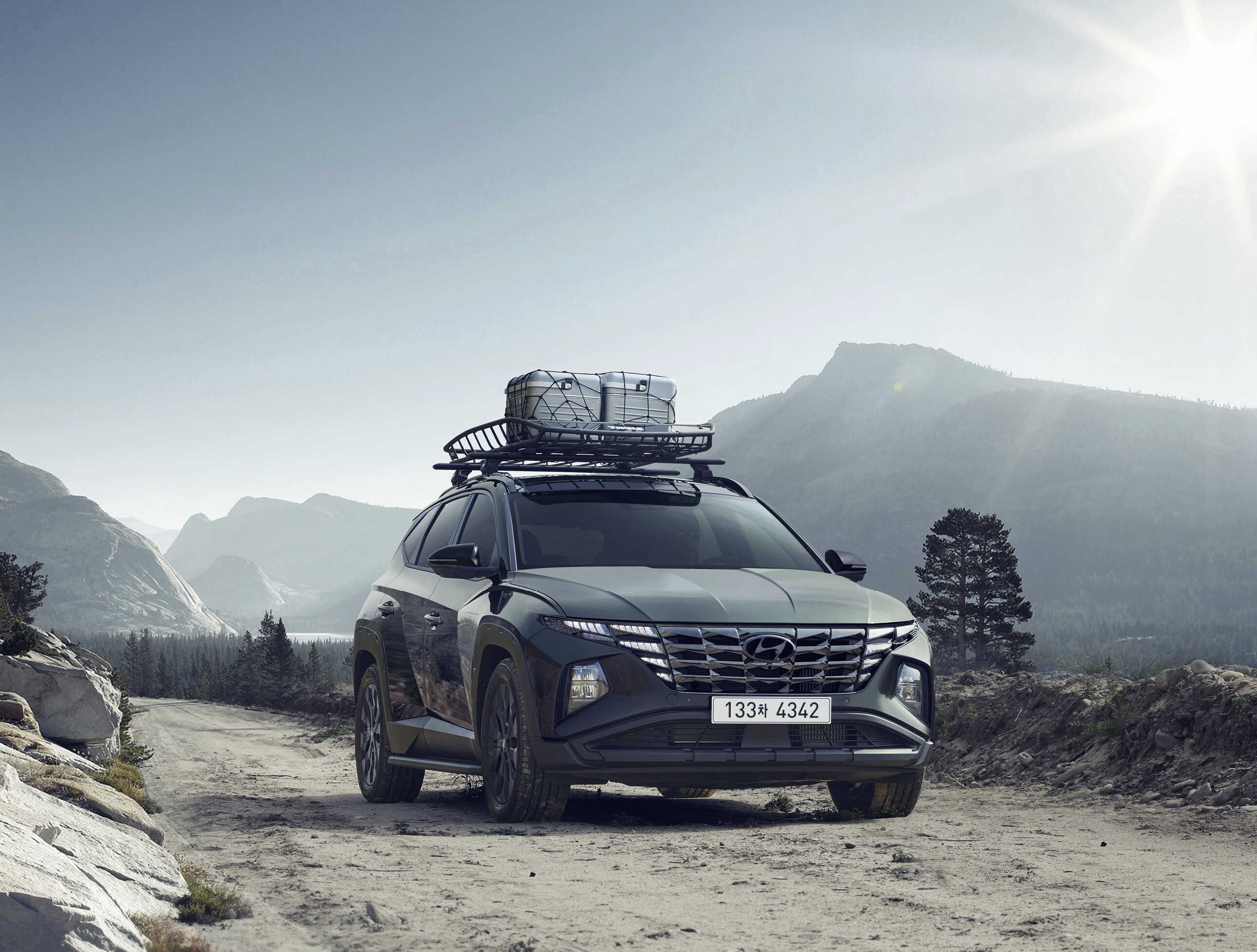 Tucson with roof accessories