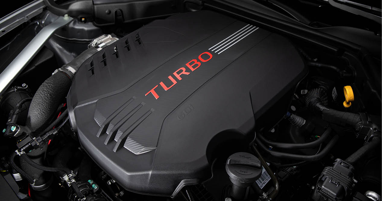 3.3 gasoline turbo engine of the Stinger Tribute Edition with a maximum output of 373 horsepower