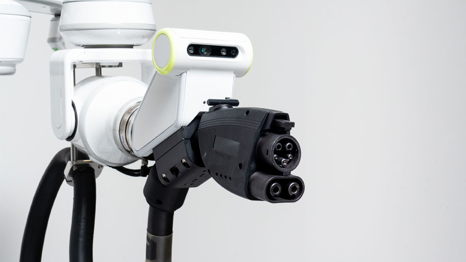 현대자동차그룹, 전기차 자동 충전 로봇 시연 영상 최초 공개-main