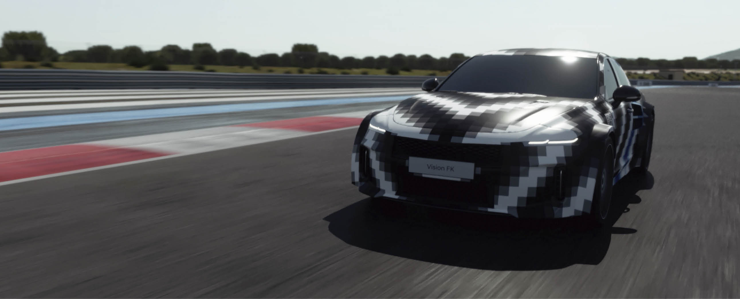 서킷을 달리고 있는 비전 FK