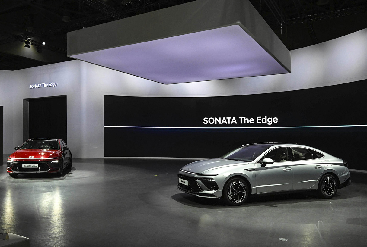 현대차 전시관의 쏘나타 디 엣지