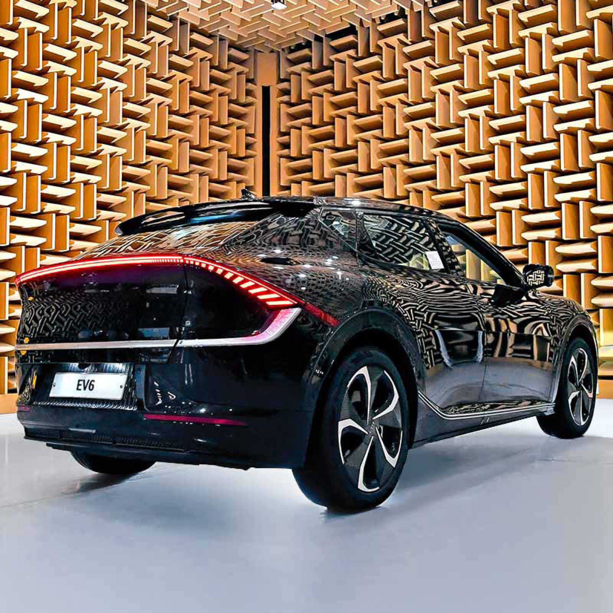 소음 연구실에 입고된 기아 EV6