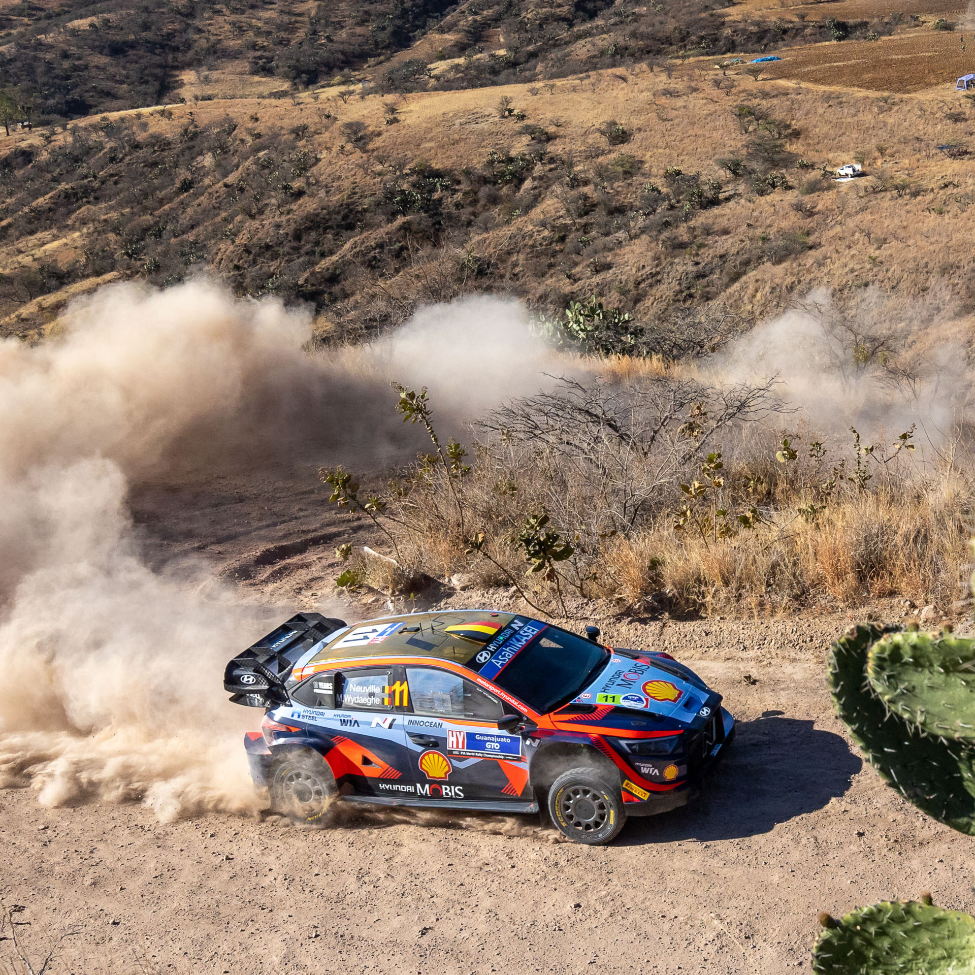 Hyundai i20 N Rally 1 speeding up at Rally Mexico