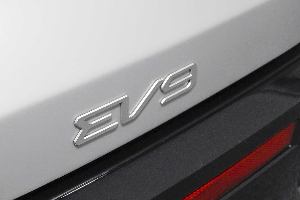 Kia EV9’s lettering