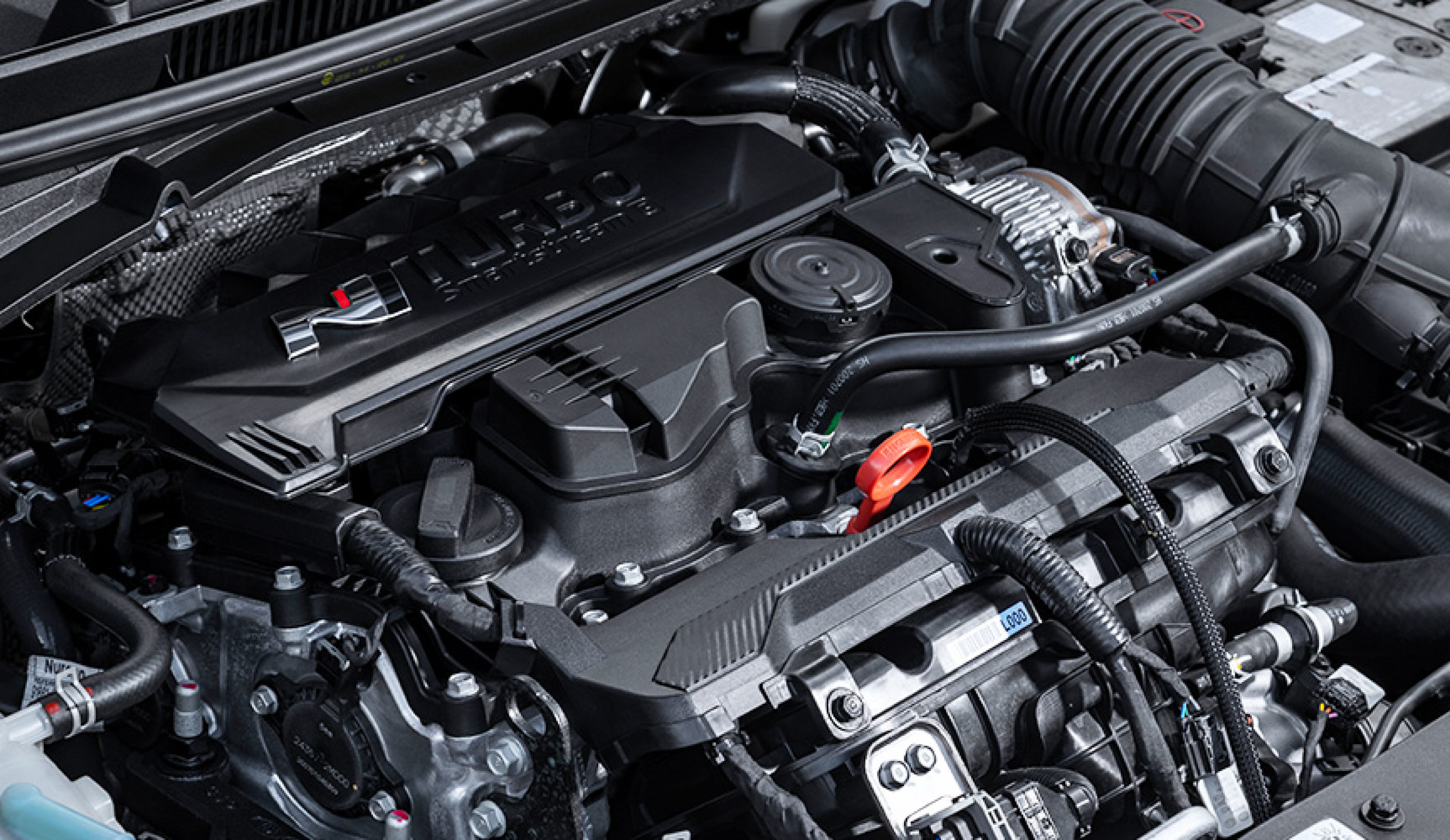 현대차 i20 N의 엔진룸 모습