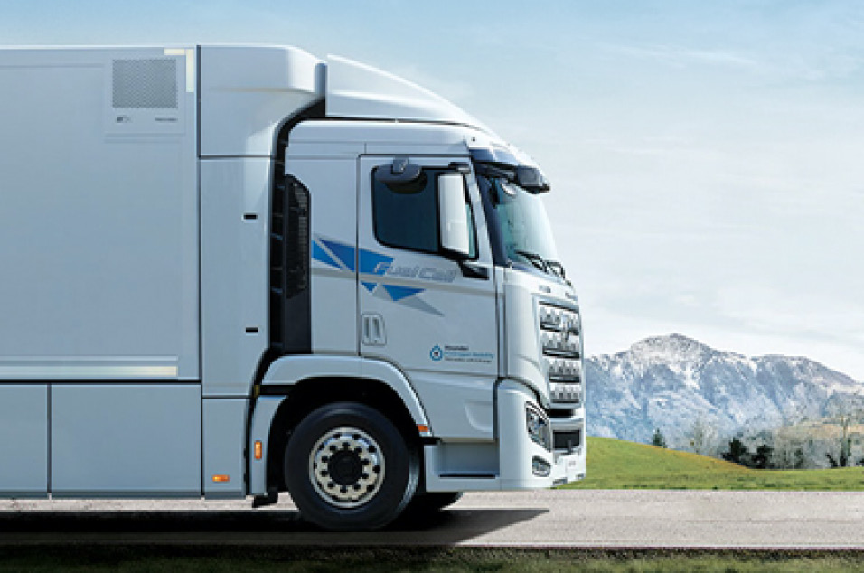 Side view of Xcient FCEV