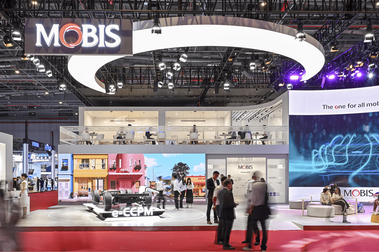 2023 상하이모터쇼에 참가한 현대모비스의 전시 부스 모습