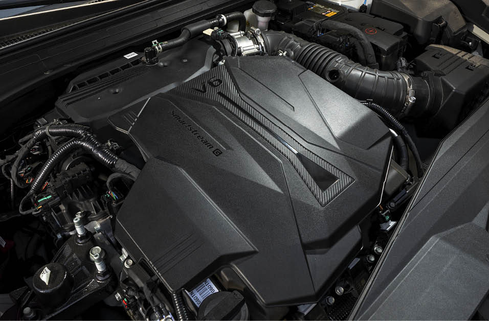 The engine room of the 7th generation Grandeur