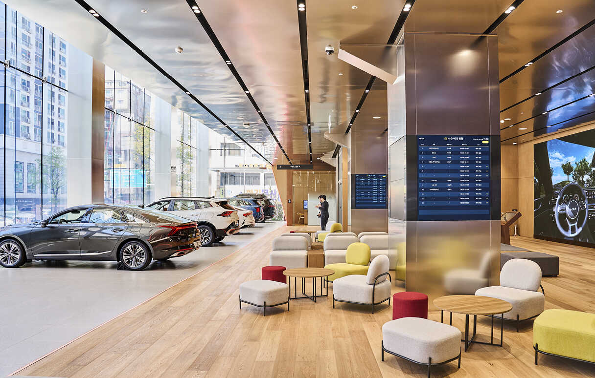기아 인천 플래그십 스토어 내부 전경