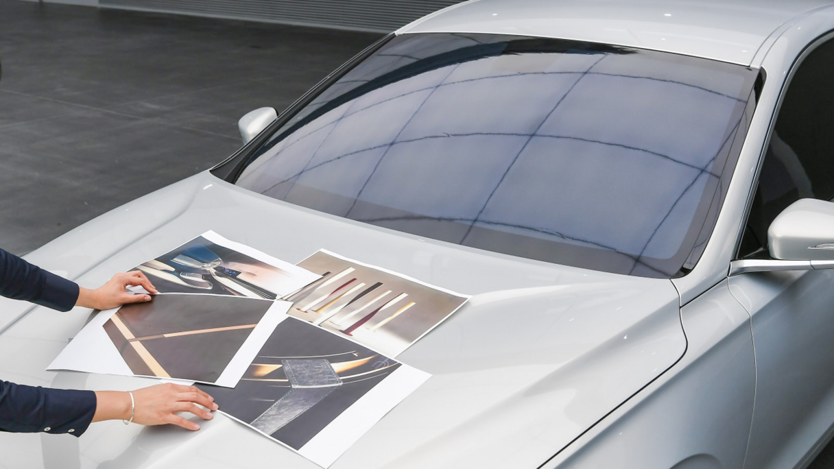 Design references on car bonnet