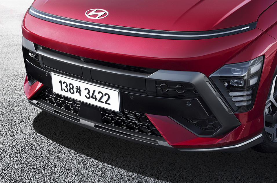 코나 N 라인 전면부 클로즈업 모습