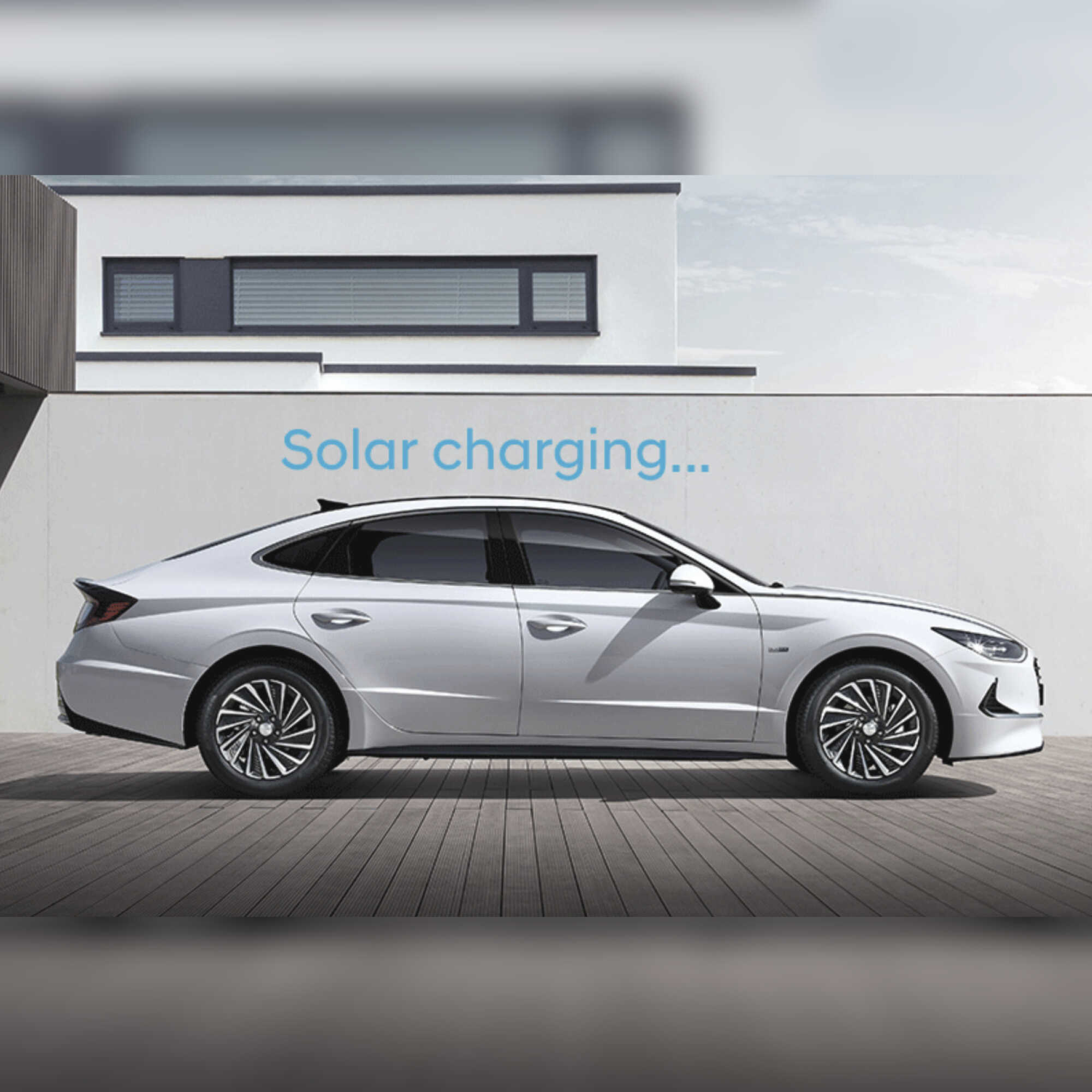 Sonata Hybrid Charging Battery via Solar Roof Equipment