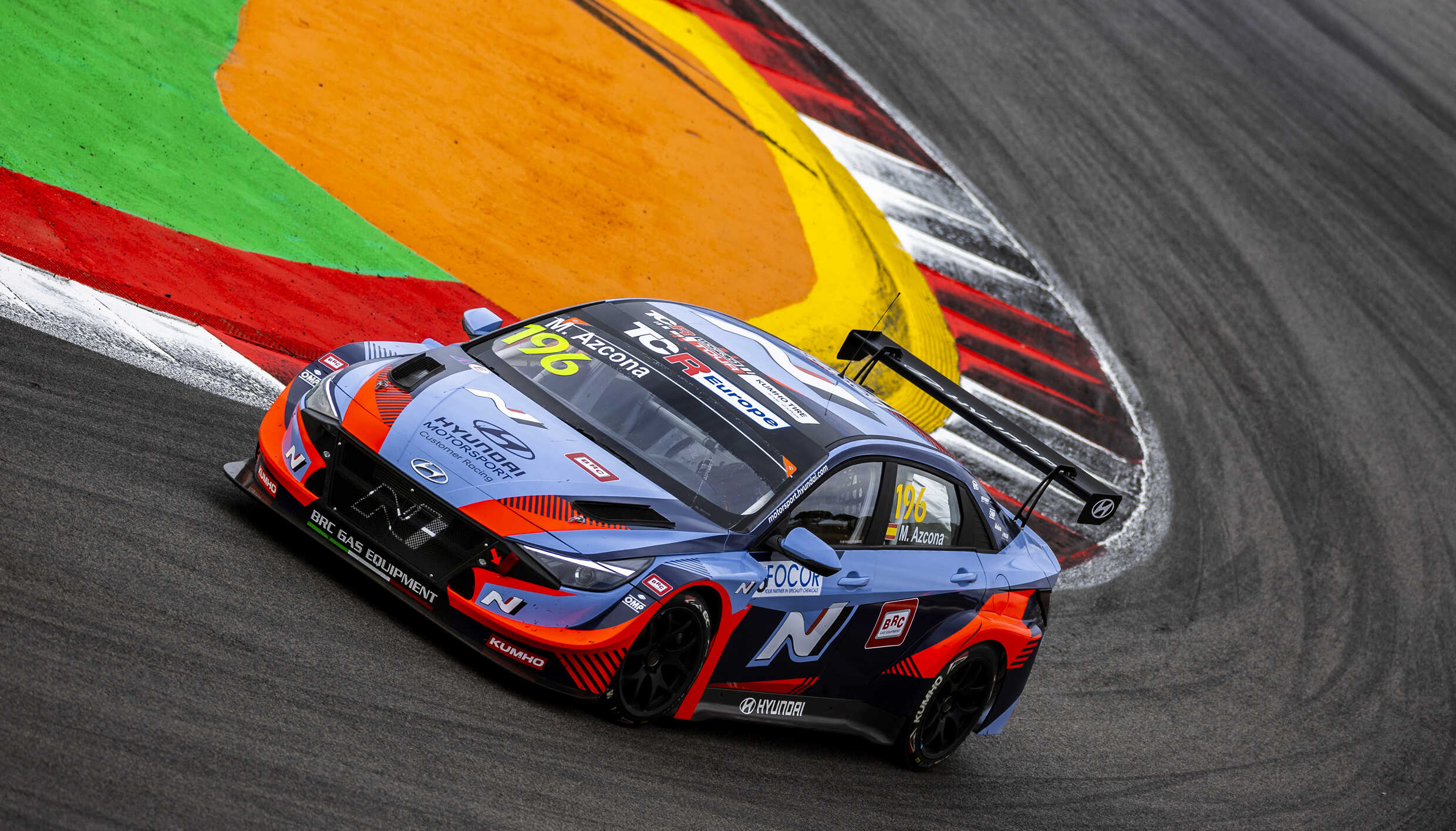 현대자동차 아반떼 N TCR의 주행 모습