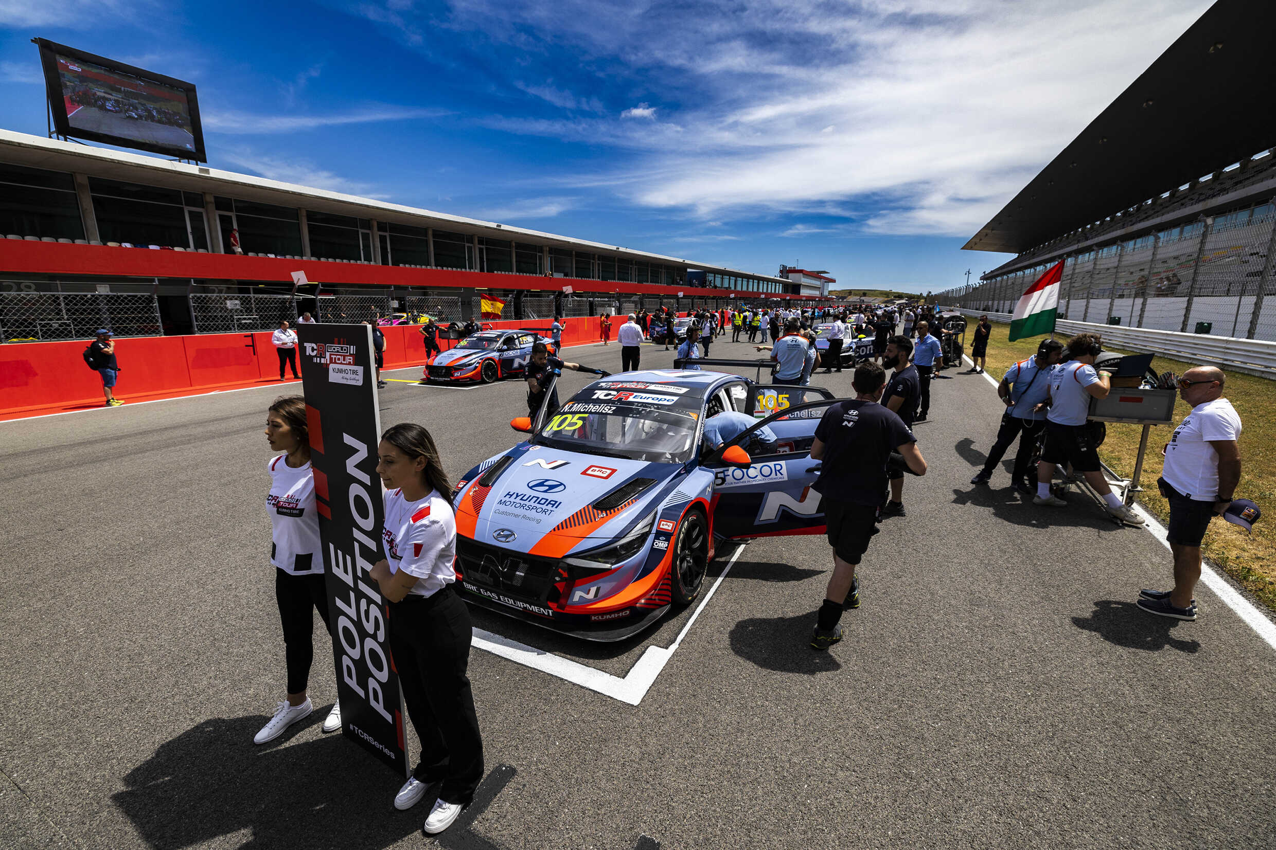 현대자동차 아반떼 N TCR의 주행 전 모습