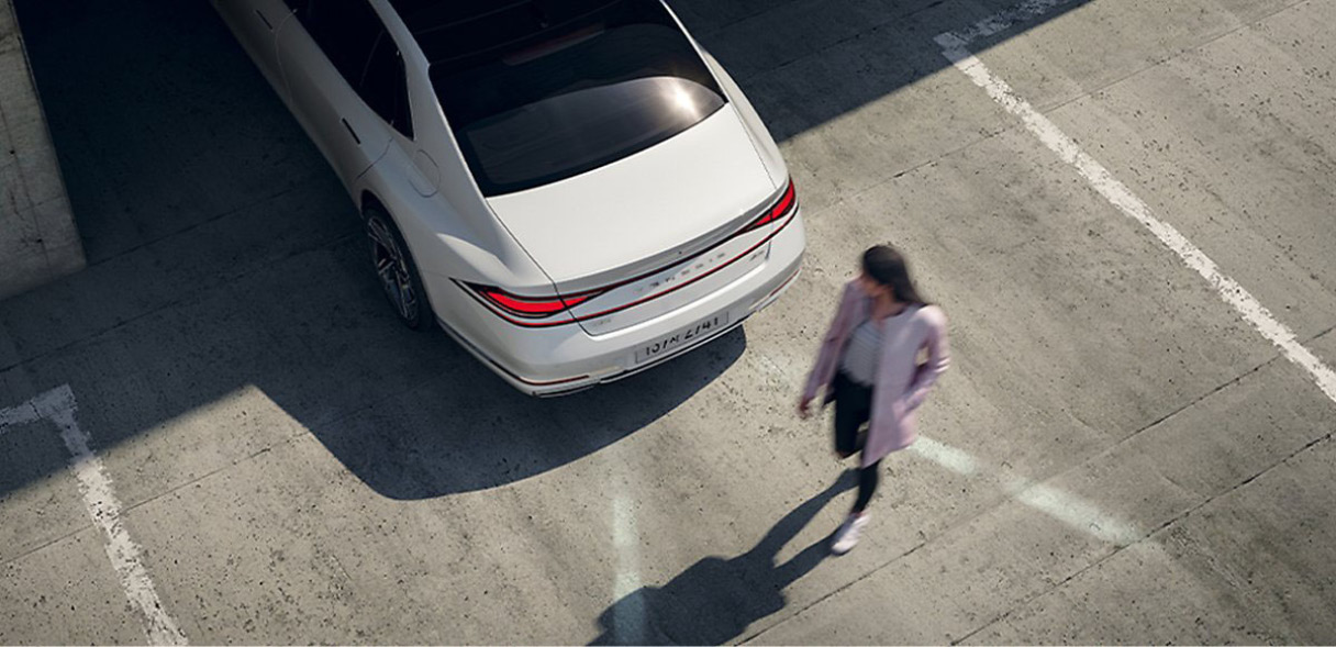 Rear Parking Collision-Avoidance Assist on display