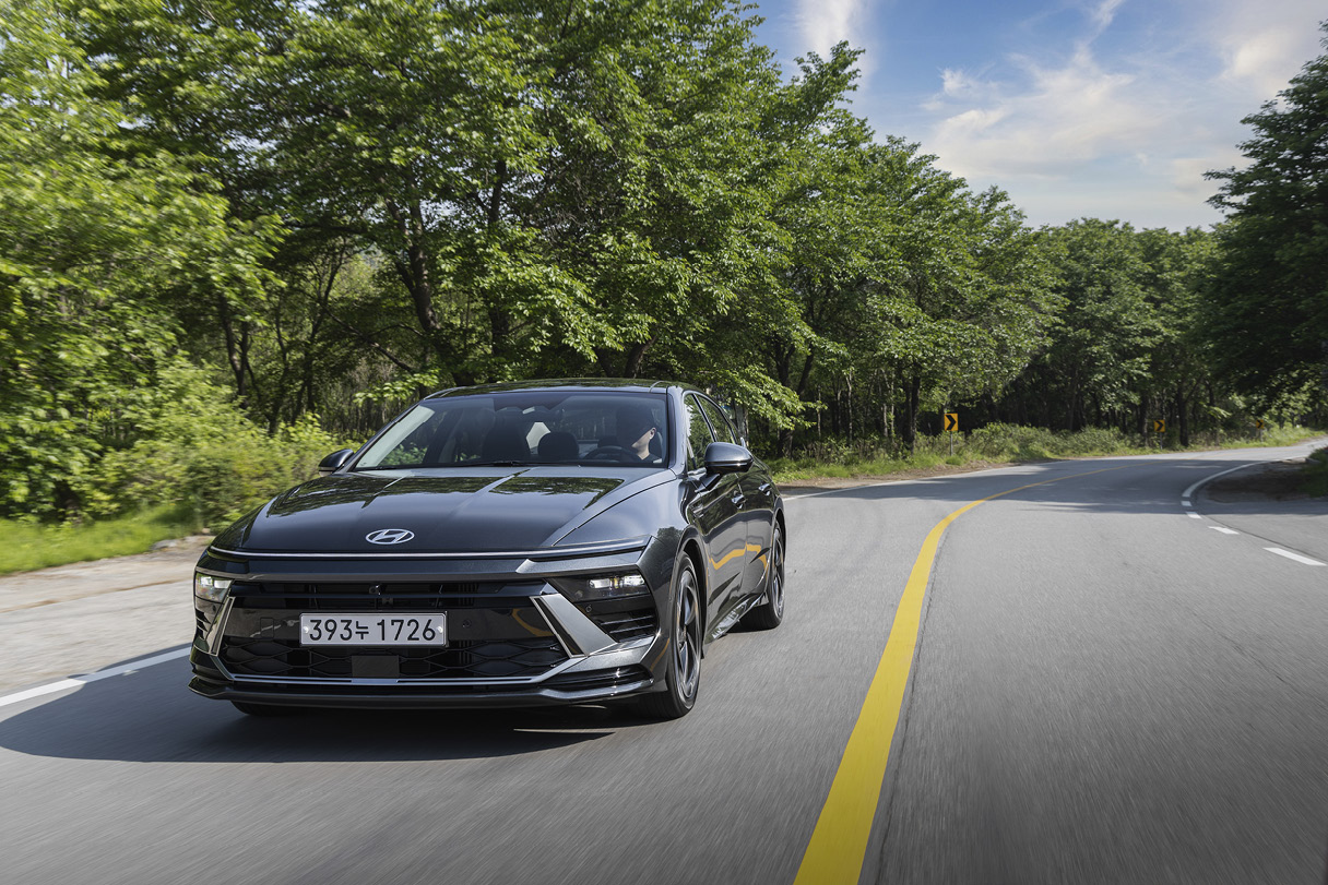 현대자동차 쏘나타 디 엣지의 주행 모습