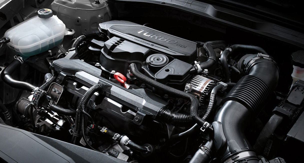 현대자동차 쏘나타 디 엣지의 스마트스트림 가솔린 1.6 터보 엔진의 모습